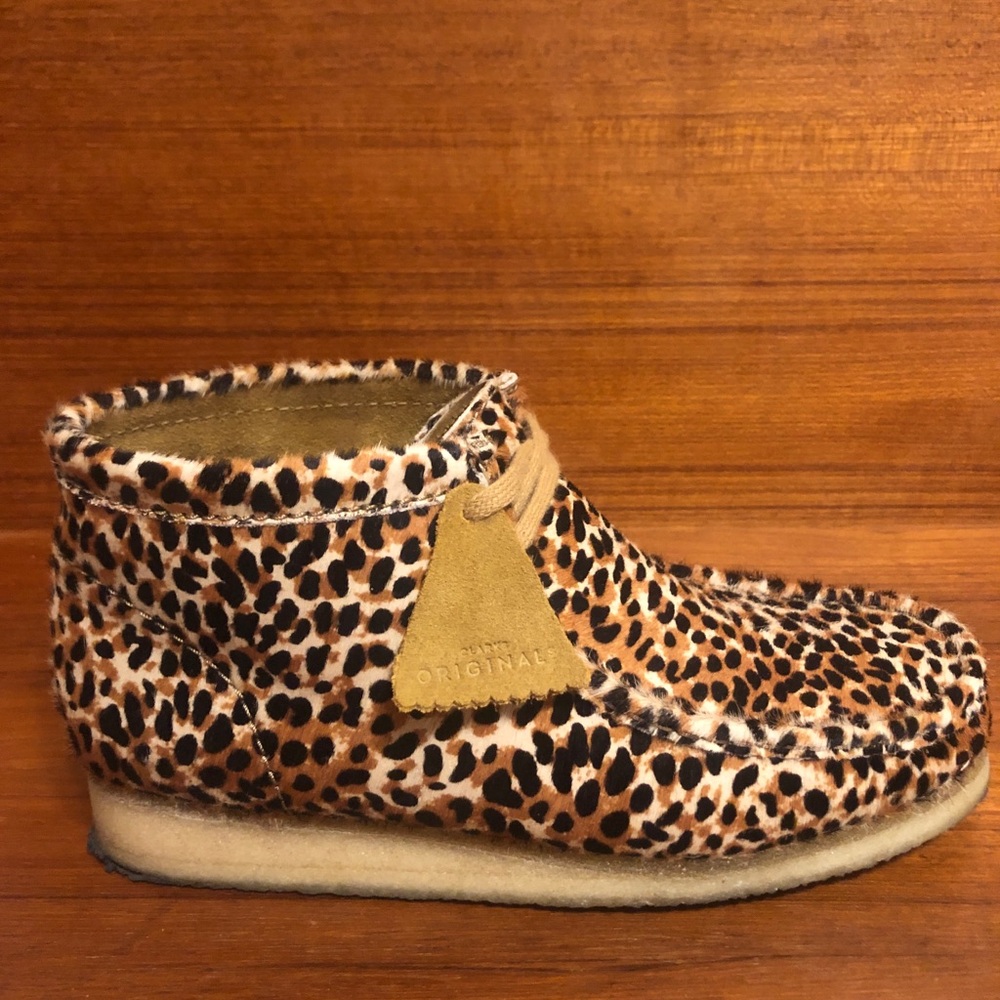 Clarks Leopard Print Moccasins - Picture 3 of 10